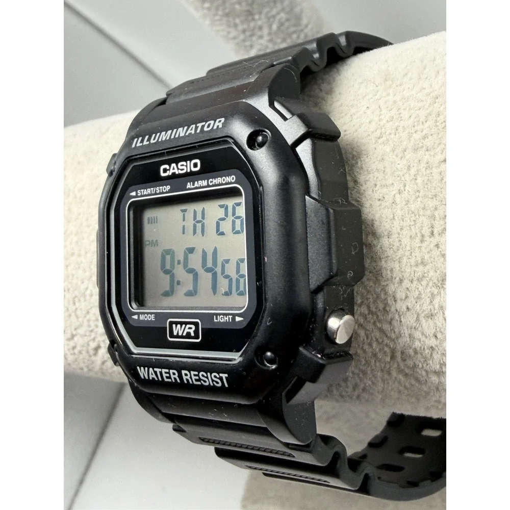 Casio F-108WH Mens Watch NWT 39MM 8.5
